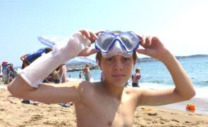 « Mon fils s’est cassé le bras en début d’été et en a bénéficié, c’est vraiment bien, cela nous a sauvé les vacances ! »